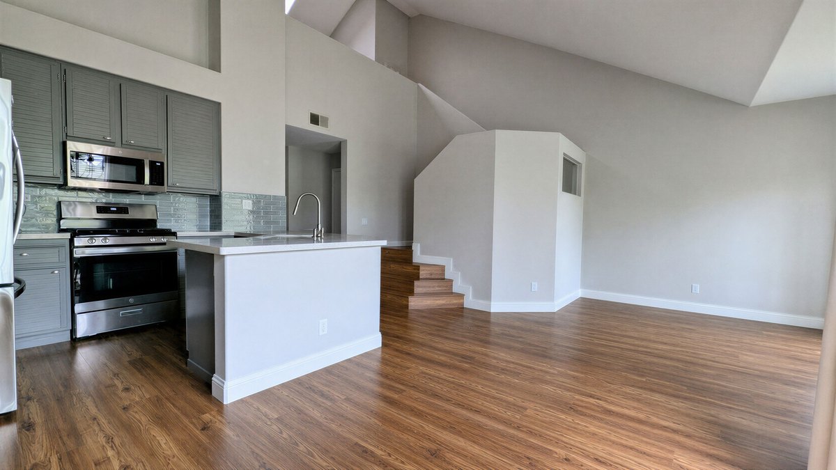 Great room, empty